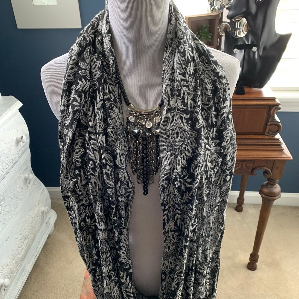 WORLD MARKET PAISLEY INFINITY GAUZE TASSEL SCARF
